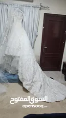  1 فستان عروس استخدام مرا وحدا