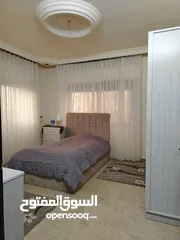  18 شقة مميزة للبيع