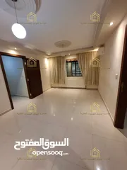  9 شقة مميزة - الجاردنز - 3نوم1ماستر - 250م - ترس - قرب الخدمات - موقع مميز