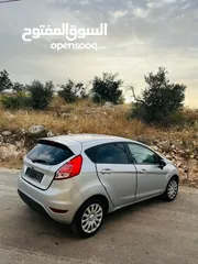  5 فورد فيستا