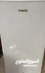  1 ثلاجة صغيرة