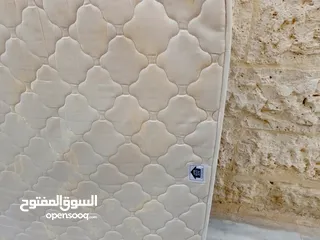  3 يوجد لدي فرشه سوست نوعيه اصليه بحاله مفرد ونص وكاله في منطقه الياسمين قريبه من حي نزال