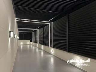  17 فرصة مميزة  أرضي مع حديقة وكراج – مساحات داخلية وخارجية واسعة.