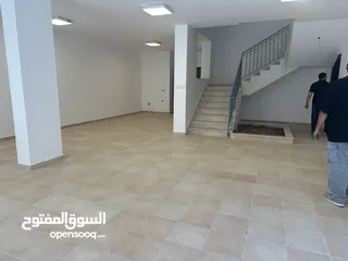  9 فيلا 3 طوابق للإيجار السنوي