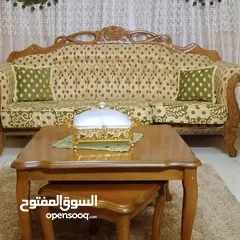  2 طقم كنب مع ملحقاته بحالة ممتازة