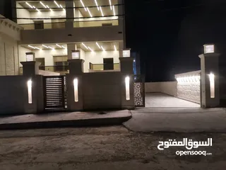  1 شقه 205م طابق ارضي مدخل خاص وكراج خاص وساحه للبيع على شارع البترا شرق اربد مول قراند وكازيه الرجوب