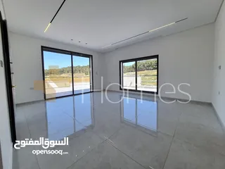  4 روف طابقي باطلالة عالية للبيع في طريق المطار بمساحة بناء اجمالية 391م