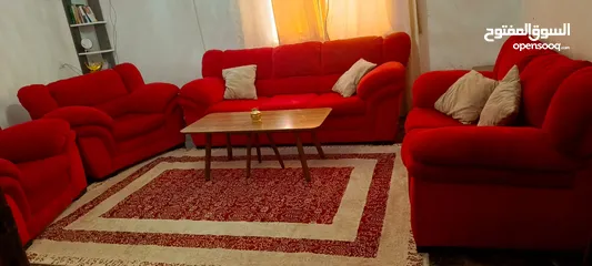  1 غرفة قعدة (كنبايات ) لون احمر