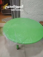  2 طاولة على شكل دائري بلاستيك مقوى و أرجل حديد