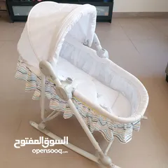  13 سرير صغير للاطفال الرضّع ووضعية هزاز