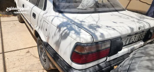  1 تويوتا كورولا موديل 88 للبيع لون ابيض ترخيص جديد