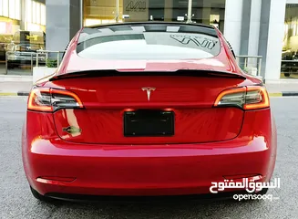  9 تيسلا 2023 model 3 فحص كامل 4 جــيــد ممشى قليل 18 الف بحالة الوكالة لون مميز بسعر لقطة ومحروووق