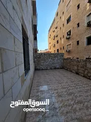  6 ستديو للبيع او البدل على سيارة للبيع بقيمته بسعر الحرق