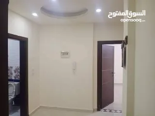  11 شقه شبه ارضي للبيع  44الف من المالك   مع امكنيت دفعة وباقي أقساط مباشره عدم تدخل وساطه منطقه هادئه ع