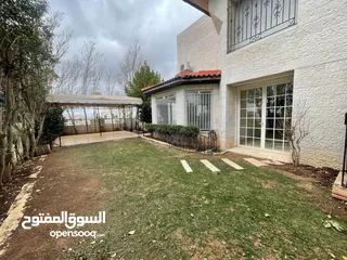  10 فيلا متلاصقة للبيع في عبدون