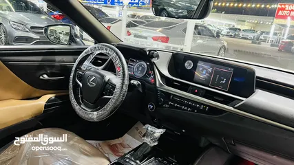  19 Lexus ES 300 Hybrid GGC