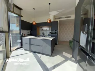  28 شقه طابقيه لللبيع او للايجار
