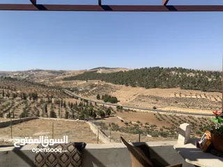  1 بيت للبيع مستقل وقوشان مفروز