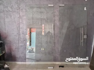 5 باب سكيوريت عدد 2 وباب خشب بدون حلق مستعمل نظيف للبيع