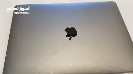  1 MacBook pro 13 inches 2019