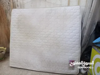  4 أغراض غرف نوم للبيع