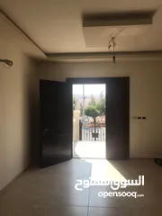 2 شقة للايجار أرضية فارغه بعبدون-13808