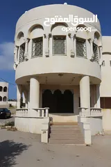  4 قصر فاخر مع خزان ماء كبير و أرض مطلة يصلح فندق ومطعم ومنتجع سياحي أو منزل لعظيم قرب التلفريك