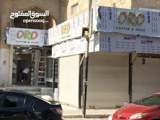  2 عدد محل عصير كامل متكامل  بحاله لجديد والسعر ما يرضي الله البيع كامل. كلو بحاله الجديد