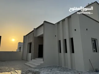  9 للبيع منزل طابق بولاية بركاء منطقة العقير بجانب مسجد الاحسان مساحة البناء 240 تتوفر كافة الخدمات