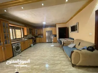  5 شقة مميزة للبيع في تلاع العلي 240 متر داخلي 160 متر خارجي