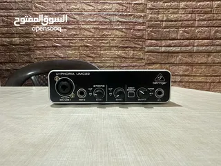  1 كرت صوت behringer umc22 midas interface مع كرتونتو وسلكو شبه جديد للتسجيل والمايكروفونات