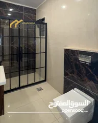  5 شقة شبه ارضي مساحة 155 متر داخلي 120 متر حديقه