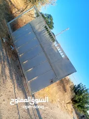  30 بيت مستقل تقريبا مزرعه مشيكه كامله مزروعع عنب وحمضيات مساحه البناء 160م وغرفه خارجيه 40م الواقع احلا