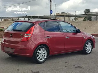  28 هيونداي I300 لون خمري مميز فل الفل مع فتحه ومفتاح شفط 2008
