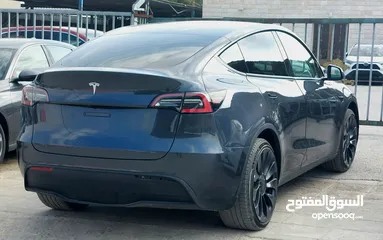  16 Tesla Y 2022 Performance