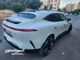  10 شانجان افاتار موديل 2023 AVATR 11 دفع كلي AWD وثنائي