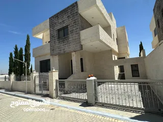  1 Villa for sale in Airport Road ( Property 42870 )-174804488