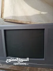  1 تلفزيون قديم