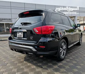  3 NISSAN PATHFINDER SL 2017 FULL OPTION PANORAMIC ROOF