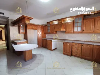  21 شقة فارغة - دير غبار - 4نوم - 280م - مطلة - قريبة من الخدمات العامة