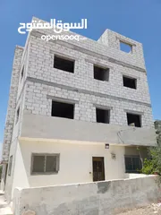  1 ارض مساحتها 317 مربع عليها بناء 3طوابق وروف الارض خليط شريك العمار جاهز