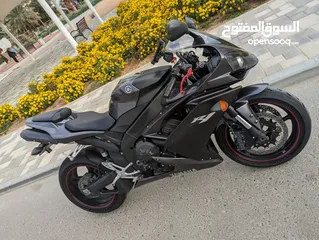  3 Yamaha R1 1000cc