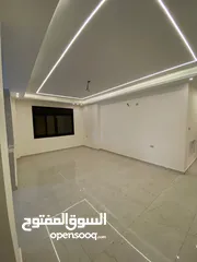  7 شقه للبيع في الجندويل 195م بسعر مغري ومستعجل