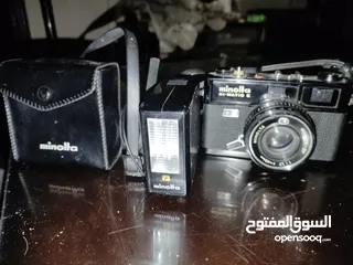  2 كاميرا مينولتا
