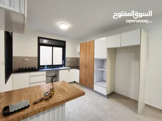  4 فرصة مميزة للإيجار – شقة جديدة بتشطيب راقٍ في الطيرة / رام الله