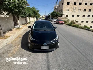  1 تويوتا بريوس 2017 اسود ملوكي نظيفة