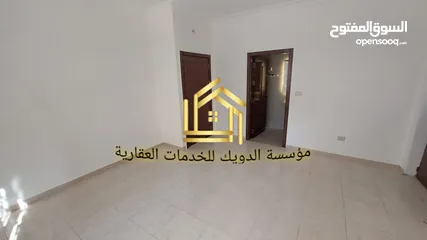  13 شقة طابقية في منطقة السابع ارضي مع ترس