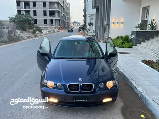  5 بي ام كمباكت