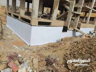  15 فني عازل مائي وحراري
