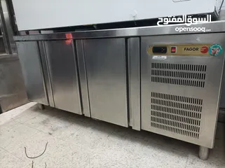  25 Convection oven, 10 plates, works   on gas